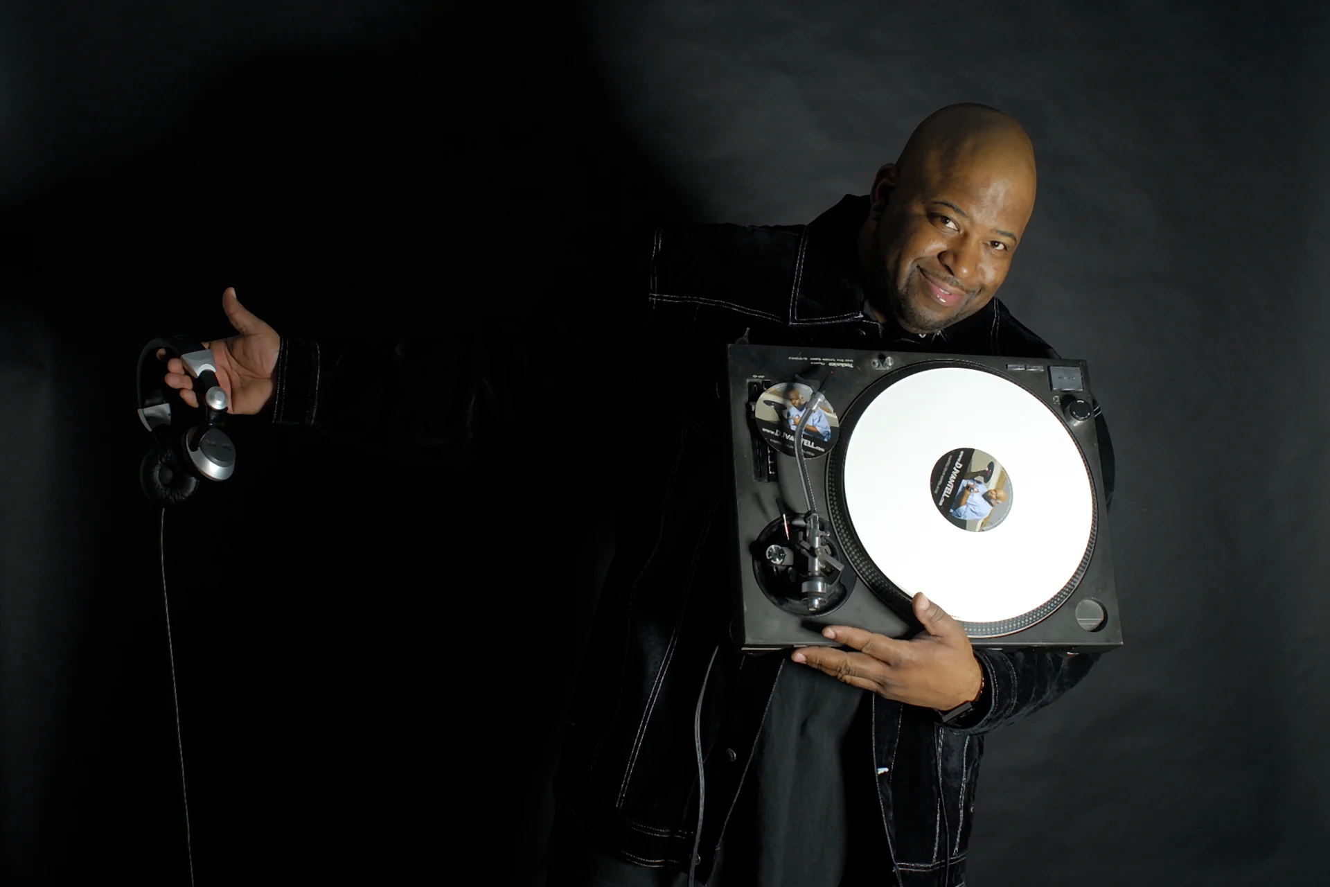 DJ Van Tell · hero